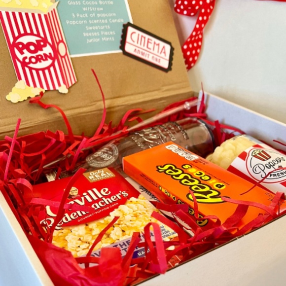 Movie Night Gift Box with Glass Coca Cola Bottles w/straw - Picture 6 of 13